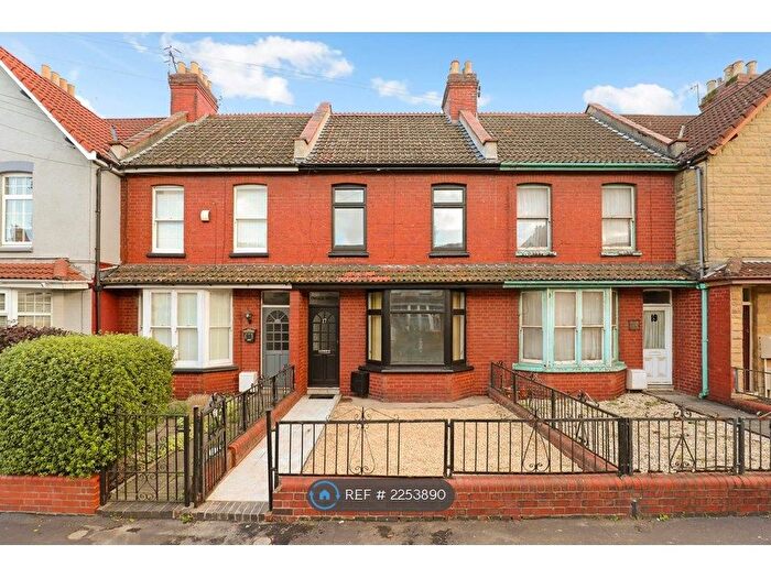 4 Bedroom Terraced House To Rent In Cook Street, Bristol, BS11