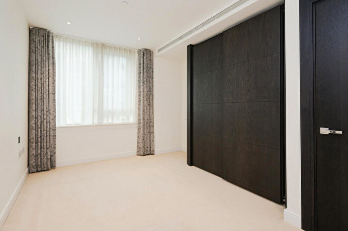 2 Bedroom Apartment To Rent In Sopwith Way, Battersea, SW7