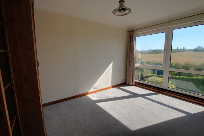 2 Bedroom Apartment For Sale In Shooters Hill, Pangbourne, Reading, Berkshire, RG8