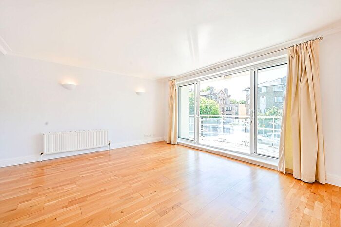 2 Bedroom Flat For Sale In Carlton Drive, Putney, London, SW15