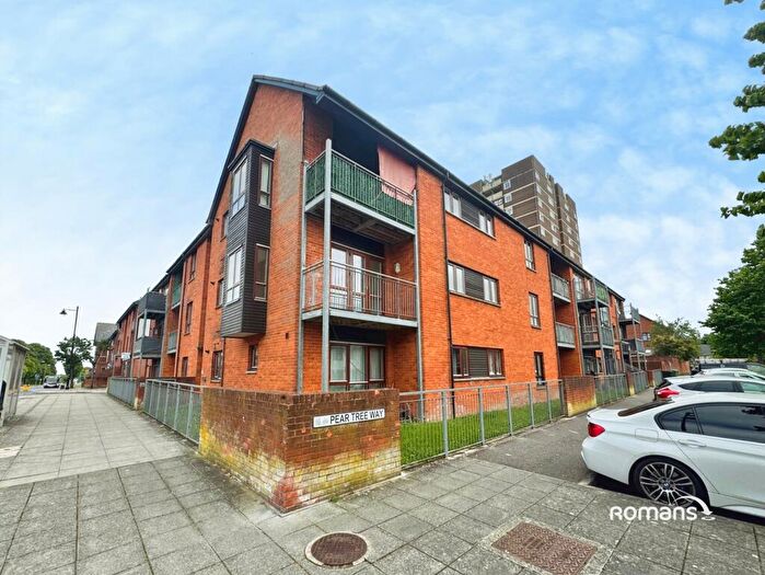 2 Bedroom Apartment For Sale In Oakridge Road, Basingstoke, Hampshire, RG21