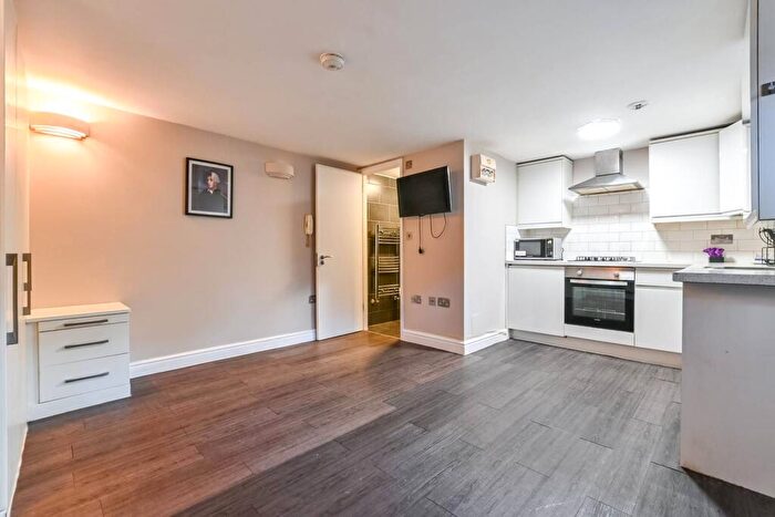 Studio To Rent In Caledonian Road, Barnsbury, N1