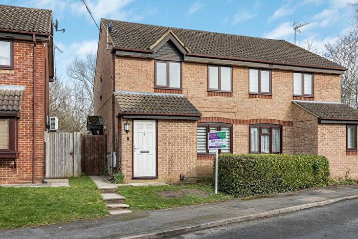 1 Bedroom Apartment For Sale In Charles Evans Way, Caversham, Reading, RG4