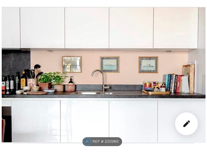 2 Bedroom Flat To Rent In Barrington Road, London, SW9