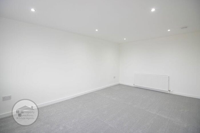 2 Bedroom Flat To Rent In Denmilne Street, Easterhouse, Glasgow, G34