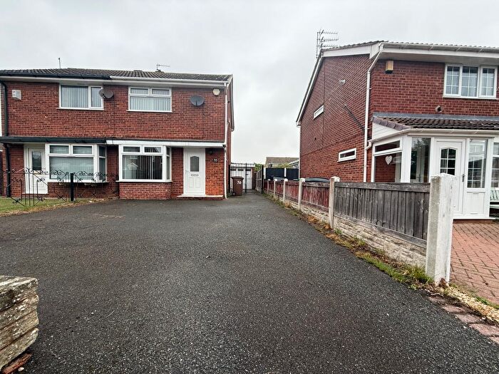 2 Bedroom Property To Rent In Alnwick Drive, Wirral, CH46