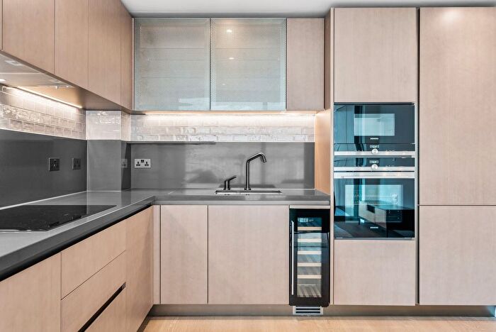 3 Bedroom Flat To Rent In Palmer Road, London, SW11