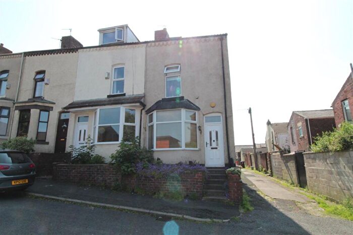 3 Bedroom End Of Terrace House For Sale In Barlow Street, Horwich, Bolton, BL6