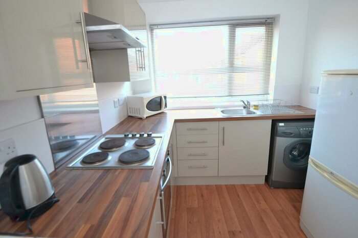 2 Bedroom Flat To Rent In Radford Boulevard, Nottingham, NG7