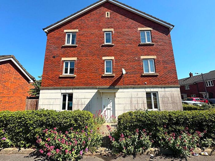4 Bedroom Town House To Rent In Amis Walk, Horfield, Bristol, BS7