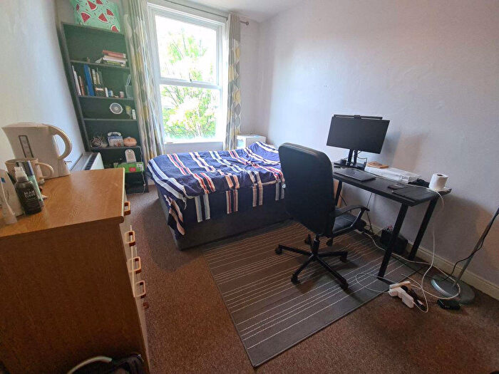 1 Bedroom House To Rent In Moorland Road, Leeds, LS6
