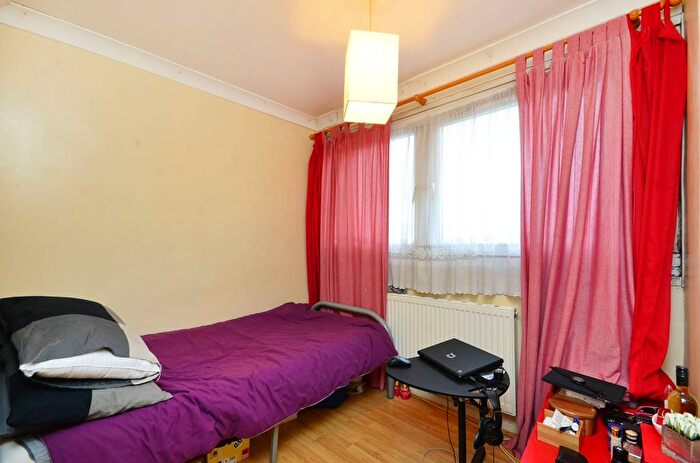 3 Bedroom Maisonette To Rent In Simons Walk, Stratford, London, E15