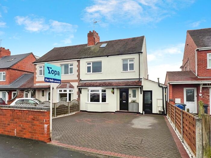 4 Bedroom Semi Detached House For Sale In Green Lane, Tutbury, Burton-on-trent, DE13