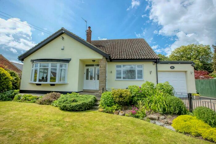 3 Bedroom Detached Bungalow For Sale In Cottagers Lane, Manfield, DL2