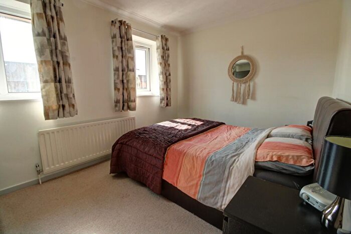 2 Bedroom Semi-Detached House For Sale In Boundary Close, Swindon, SN2