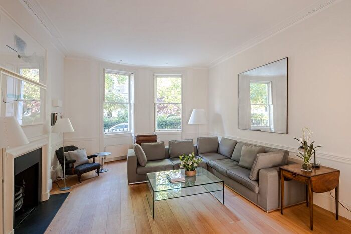 3 Bedroom Flat To Rent In Montagu Square, Marylebone, London, W1H
