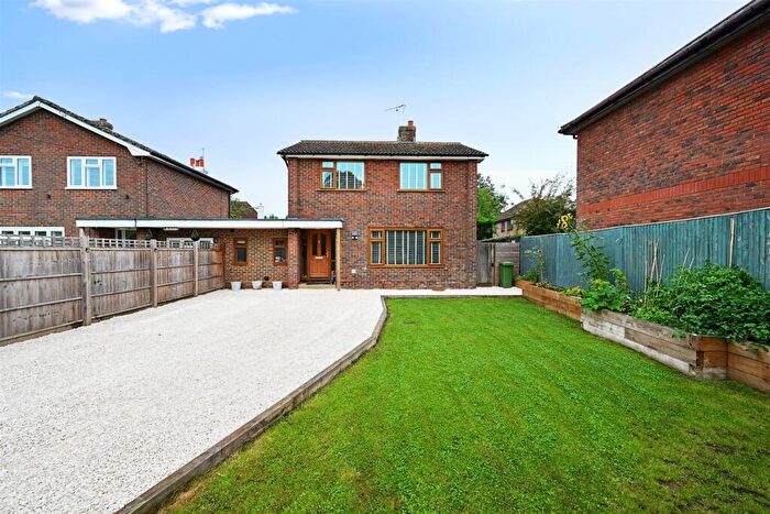 4 Bedroom Link Detached House For Sale In High Street, Partridge Green, Horsham, RH13