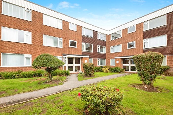 2 Bedroom Flat For Sale In Kingslea Road, Solihull, B91