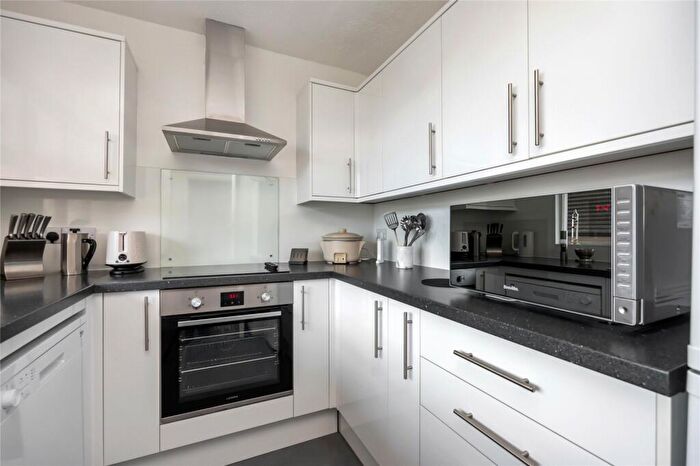 2 Bedroom Flat For Sale In East Lodge, Brighton Road, Lancing, West Sussex, BN15