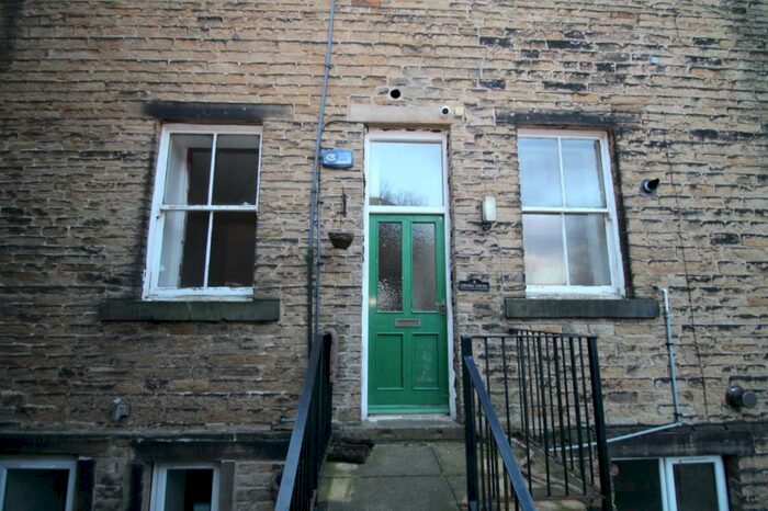 2 Bedroom Apartment To Rent In Chapel Court, Mill Moor Road, Holmfirth, West Yorkshire, HD9