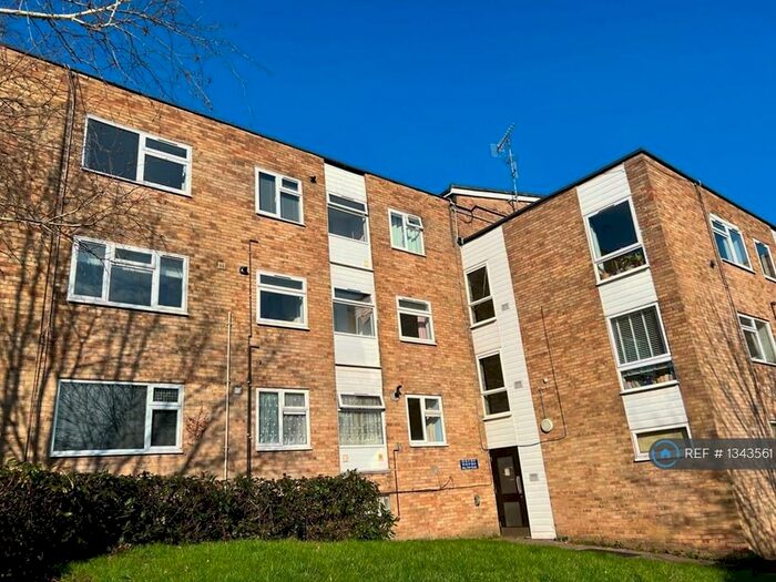 1 Bedroom Flat To Rent In Hilltop Road, Berkhamsted, HP4