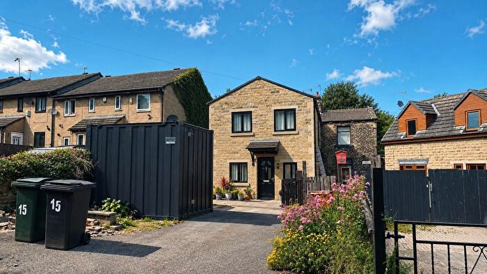 5 Bedroom Detached House For Sale In Green Row, Idle, Bradford, BD10