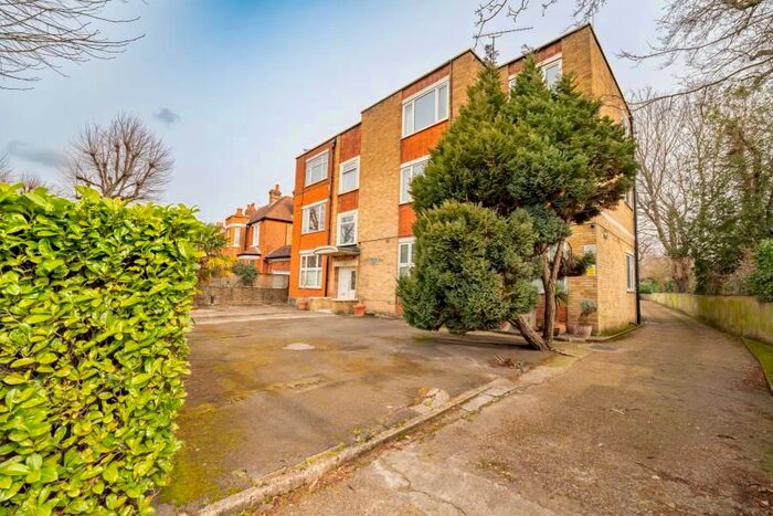 2 Bedroom Flat To Rent In Culmington Road, London, W13