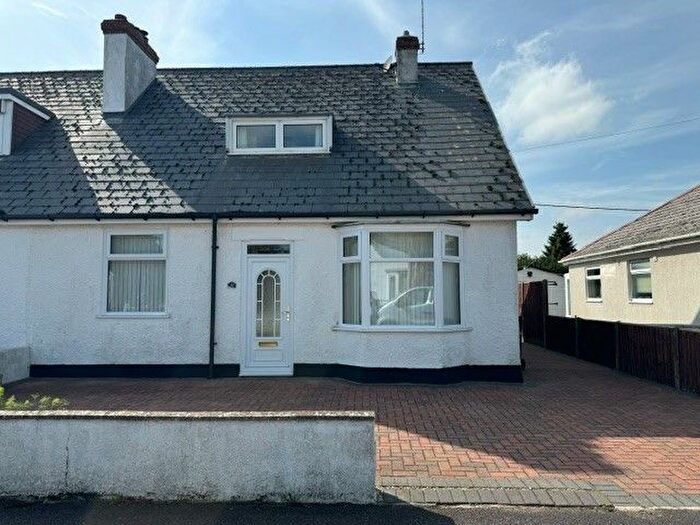 3 Bedroom Semi-Detached Bungalow For Sale In Danielsfield Road, Yeovil, Somerset, BA20