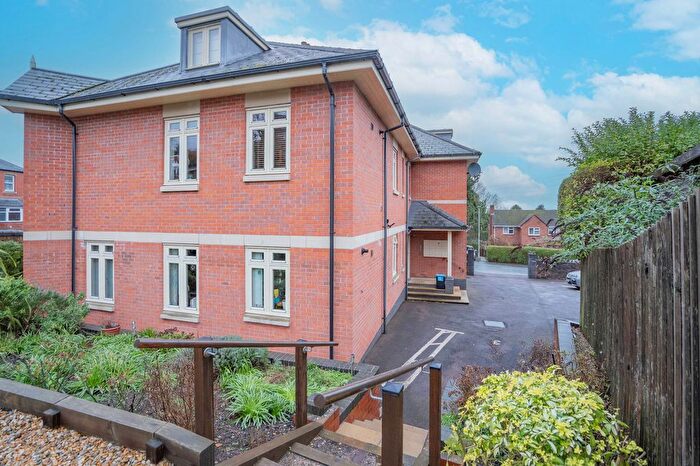 2 Bedroom Flat For Sale In Albert Park Road, Malvern, Worcestershire, WR14
