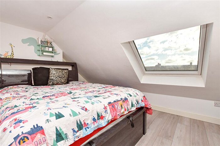 4 Bedroom Terraced House For Sale In Penshurst Road, Thornton Heath, Surrey, CR7