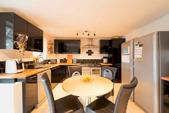 4 Bedroom Town House To Rent In Seymour Close, Chandler's Ford, Eastleigh, SO53