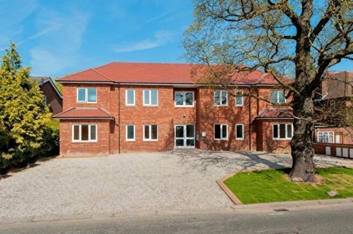 3 Bedroom Flat To Rent In Wood End Road, Harrow, London, HA1