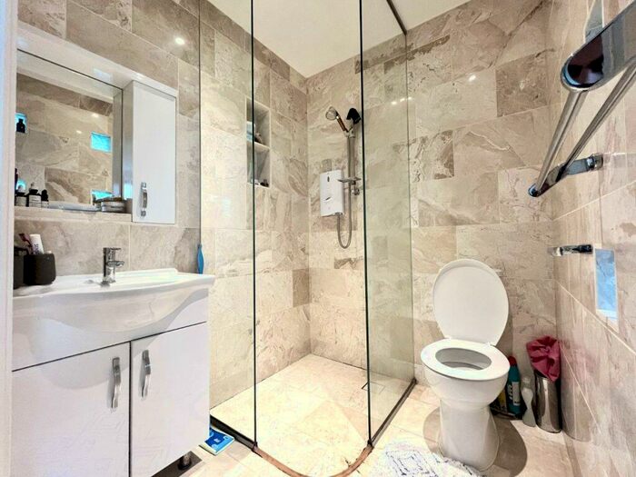 Studio To Rent In Florentia House, Vale Road, N4