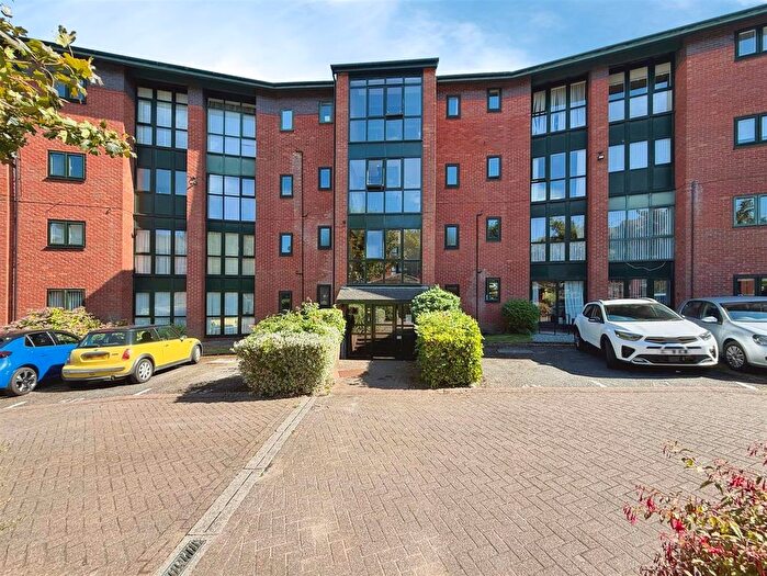 2 Bedroom Flat For Sale In Priory Wharf, Birkenhead, CH41