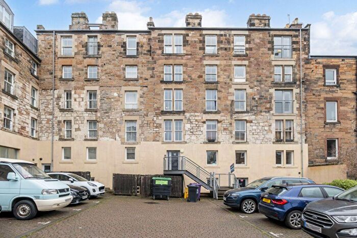 2 Bedroom Duplex For Sale In / Hermand Crescent, Slateford, Edinburgh, EH11