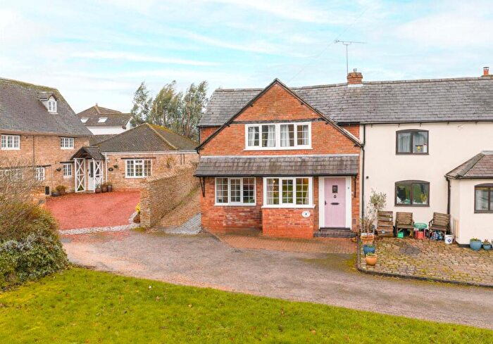 2 Bedroom End Of Terrace House For Sale In Binswood End, Harbury, Leamington Spa, Warwickshire, CV33