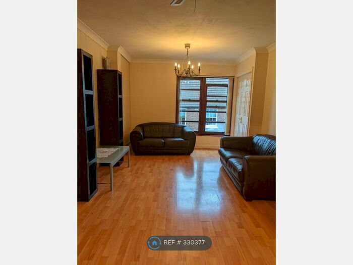 2 Bedroom Flat To Rent In Wellowgate Mews, Grimsby, DN32