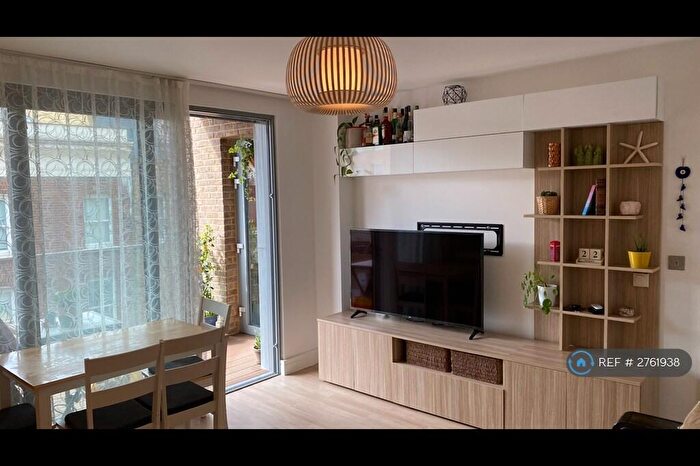 1 Bedroom Flat To Rent In Boleyn Road, London, N16