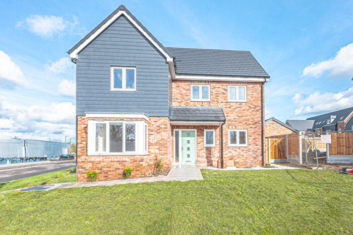 4 Bedroom Detached House For Sale In Cornfield Way, Rayleigh, SS6