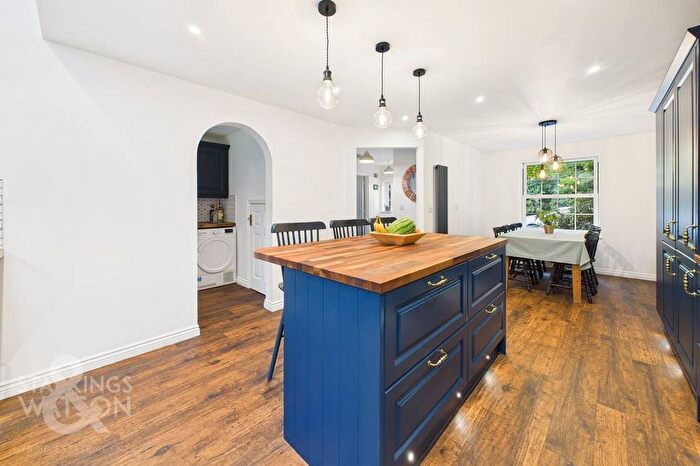 5 Bedroom Detached House For Sale In Nelson Drive, Little Plumstead, Norwich, NR13