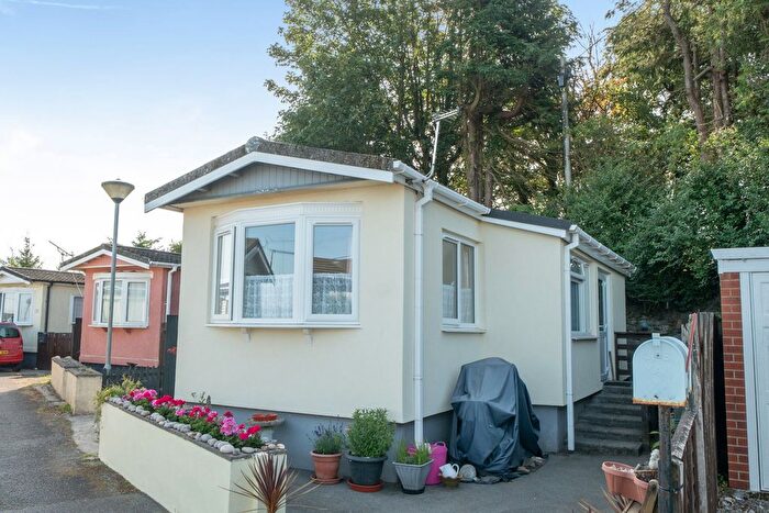 1 Bedroom Park Home For Sale In Coxpark, Gunnislake, Cornwall, PL18