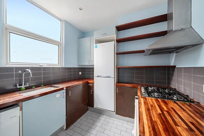 2 Bedroom Flat To Rent In Iverson Road Kilburn, NW6