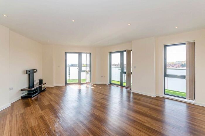 3 Bedroom Flat To Rent In Williams Way, Wembley, HA0