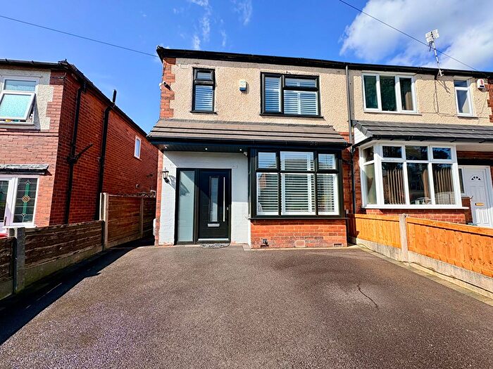 3 Bedroom Semi Detached House For Sale In Inverlael Avenue, Bolton, BL1