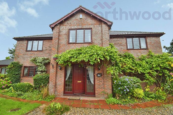 4 Bedroom Detached House To Rent In Hackford Road, Wicklewood, NR18
