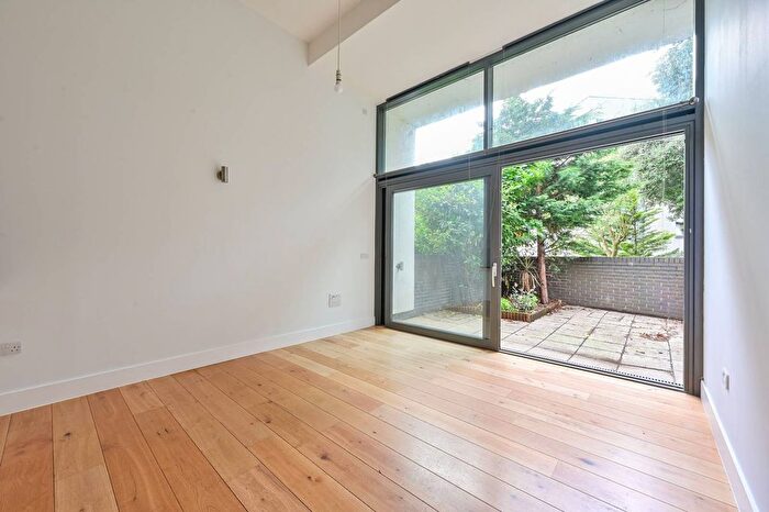 1 Bedroom Flat To Rent In Clarence Lane, Roehampton, London, SW15