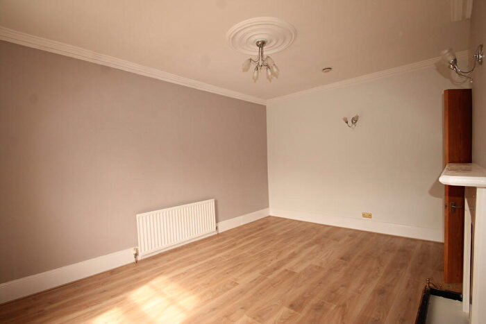 3 Bedroom Flat To Rent In Admiralty Gate, Dock Road, Chatham, Medway, ME4