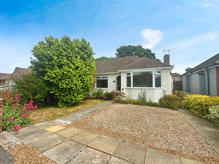 2 Bedroom Bungalow For Sale In Eastfield Avenue, Fareham, PO14