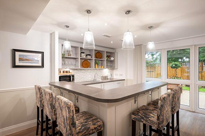 1 Bedroom Flat For Sale In Manns Lodge, Central Cranleigh, GU6