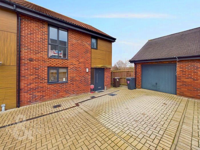 3 Bedroom Semi-Detached House To Rent In Trumpeter Rise, Long Stratton, Norwich, NR15